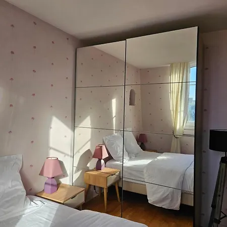 Appartamento Comfortable Duplex - In The Heart Of For 8