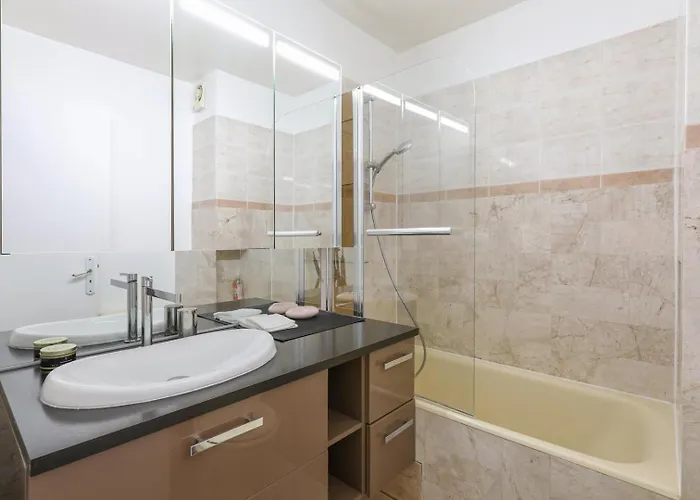 Comfortable Duplex - In The Heart Of For 8 *