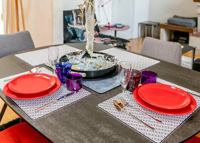 Comfortable Duplex - In The Heart Of For 8 *